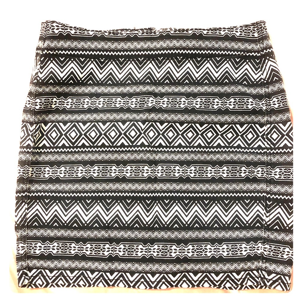 H&M Mini Pencil Skirt Patterned